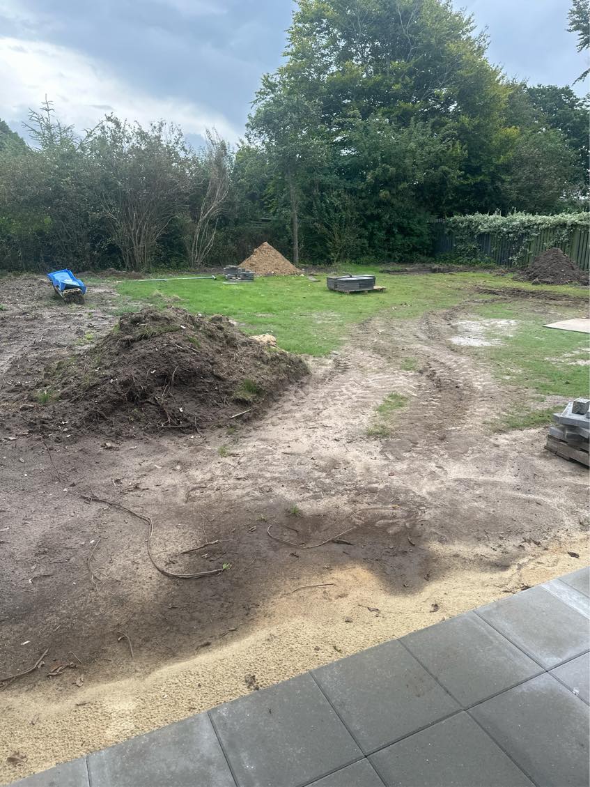 Anlæggelse af ny græsplæne.