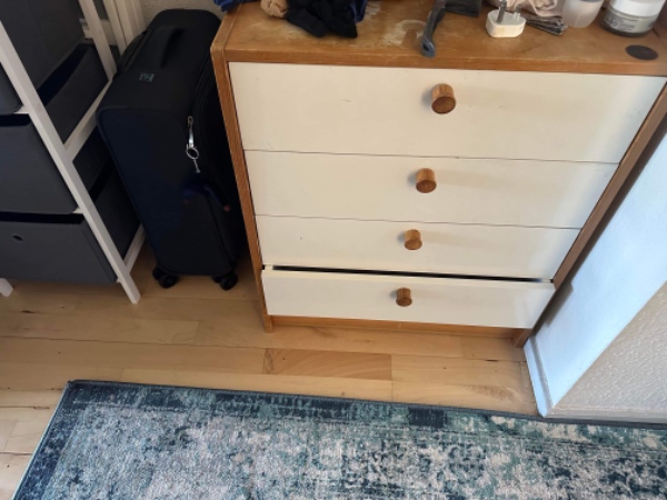 Flytte, montering og smide sofa og lænestol i containeren