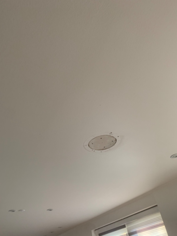 Spartle gamle emhættes plads i loftet.