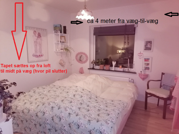 Tapetsering fra loft til midt på væg i soverum