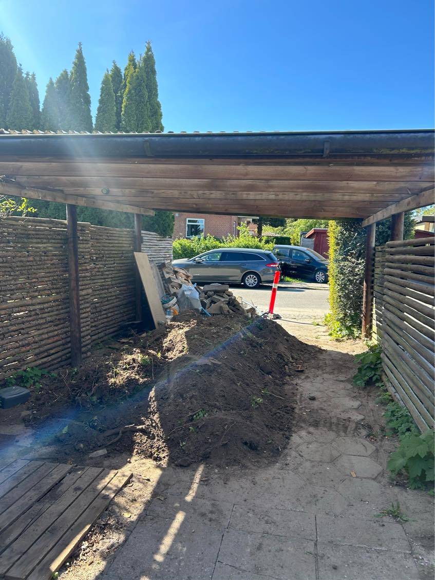 Køre jord og byggeaffald på lossepladsen