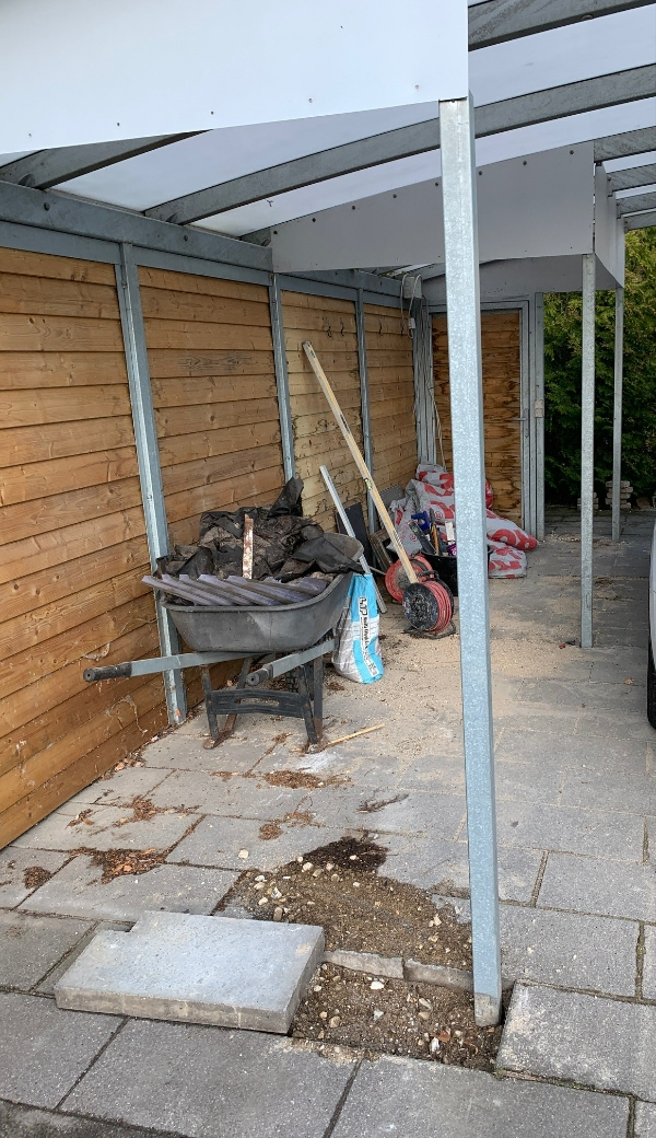 Fjerne fire stål stolper