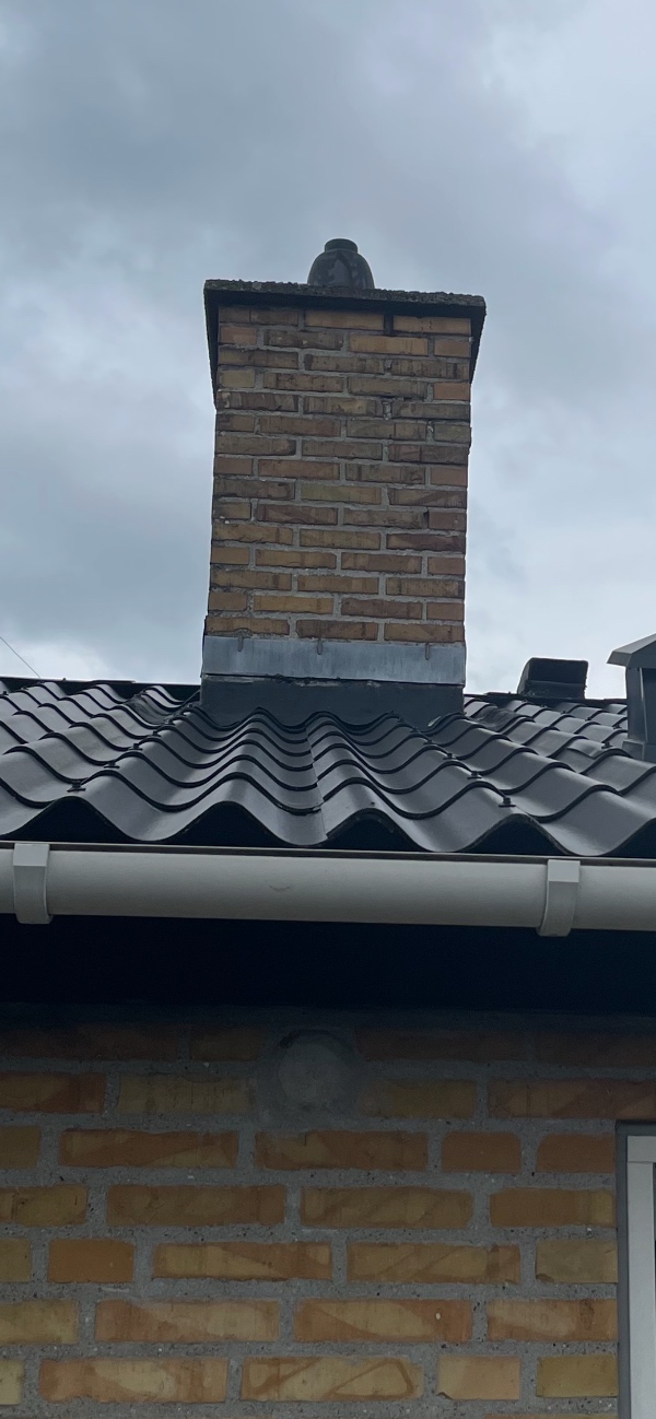 Ønsker udskiftning af skorstens inddækning.