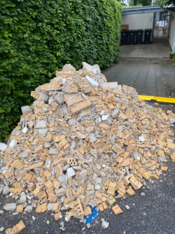 Afhentet byggeaffald- murbrokker