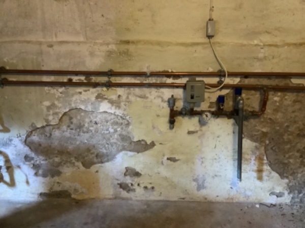 Reparation af muret vægge i kælde