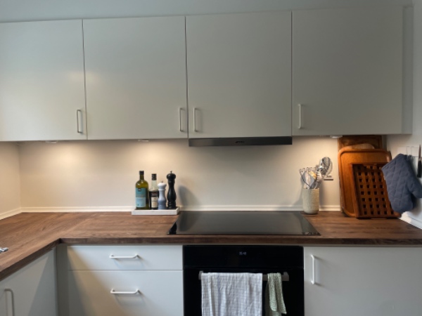 Opsætning af fliser i køkken