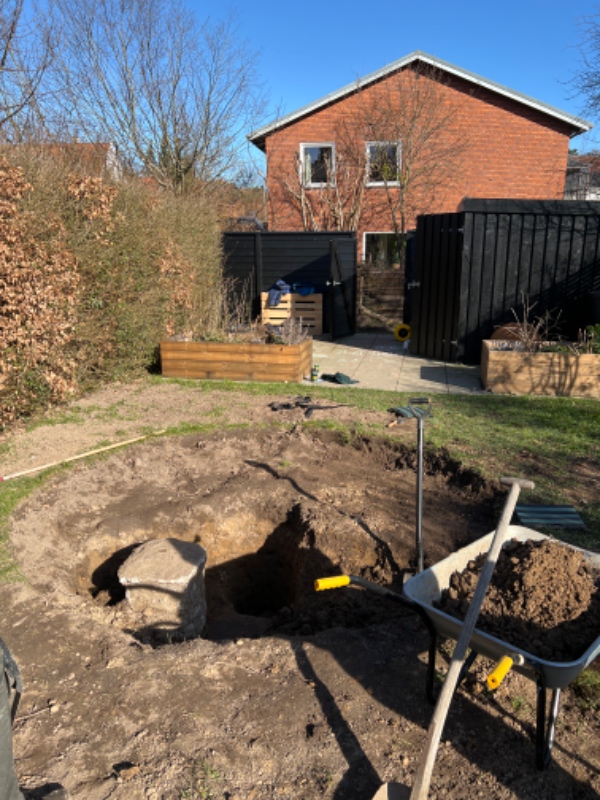 Grave hul til trampolin