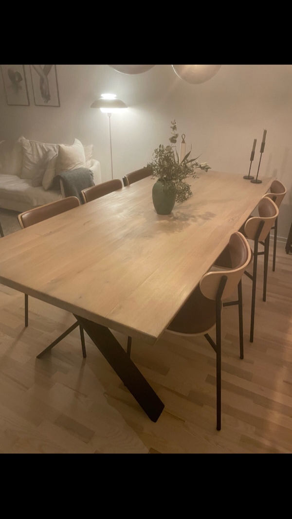 Bære og levere spisebord