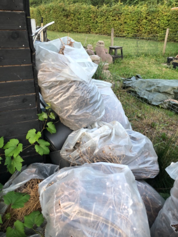 Haveaffald og lidt andet til genbrugsstation