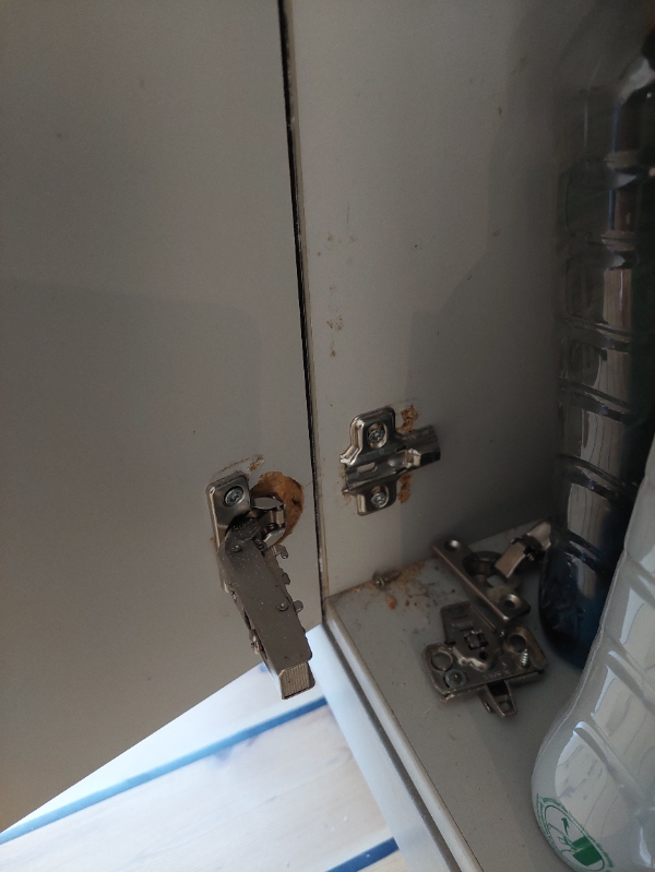 Montering af køkkenlåge