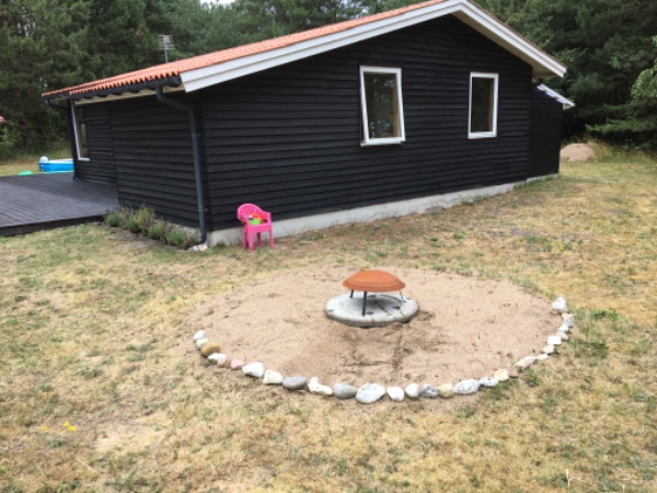 Maling af sommerhus i Odsherred (Ebbeløkke)