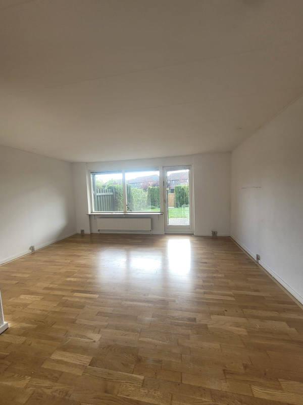 Floor sanding rækkehus 96m2