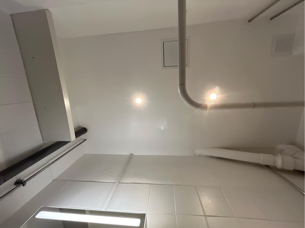 Nedrivning af loft i entre og badeværelse