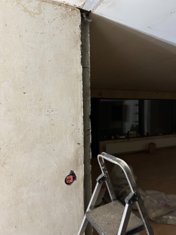 Reetablering af mur over gammel dør