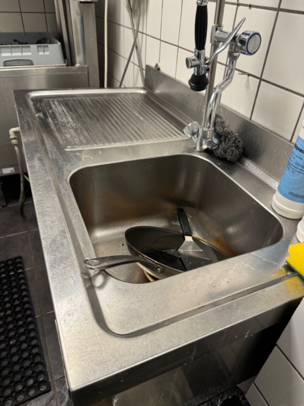 Installing sink table