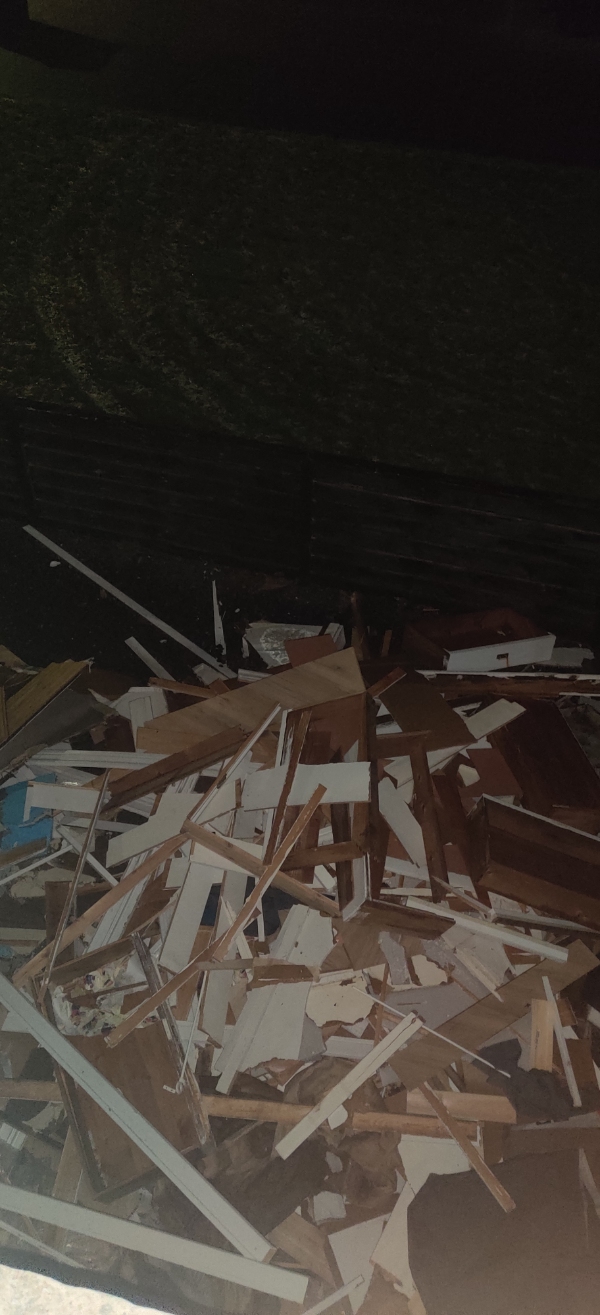 Fjernt affald efter en lille renovering i huset.