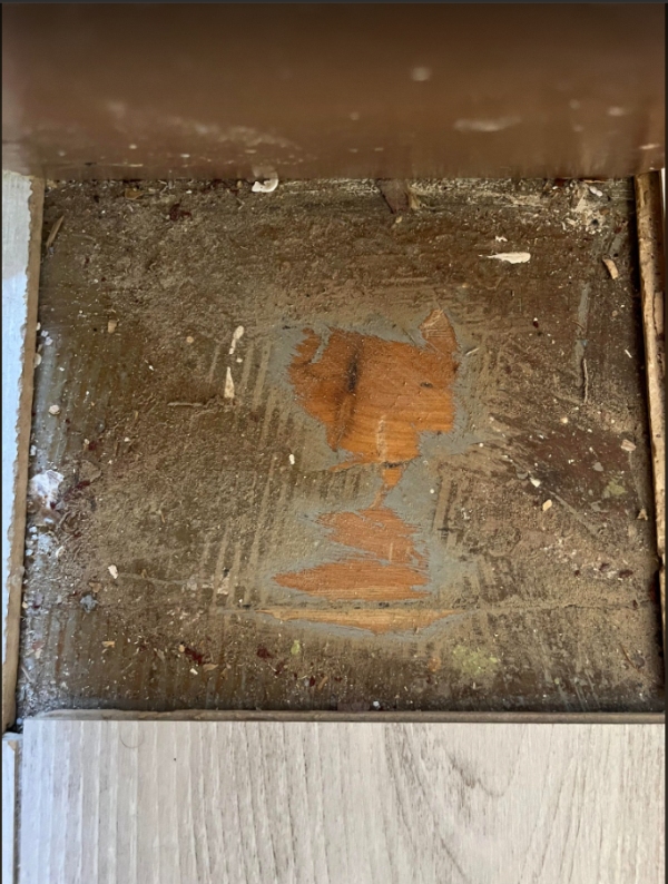 Gulvslibning i lille gang