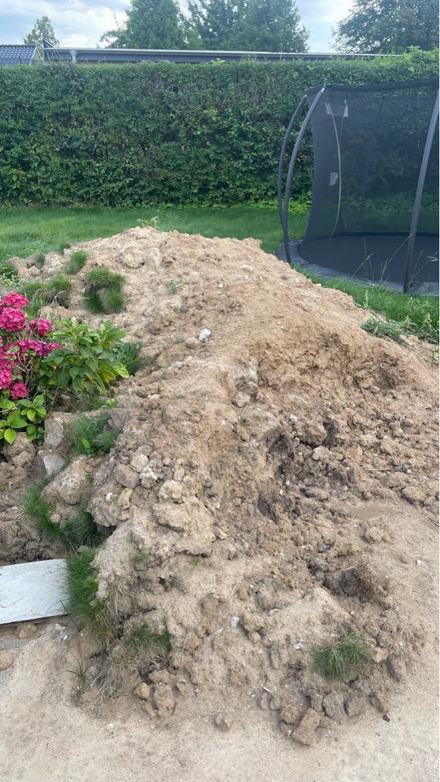 Bortkørsel af jord med egen trailer.