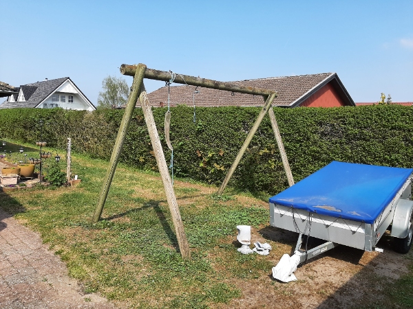 Gyngestativ og skur skal fjernes