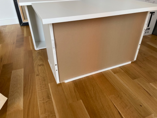 Søger hjælp til montering af låger og skuffer i Ikea Bestå skab.