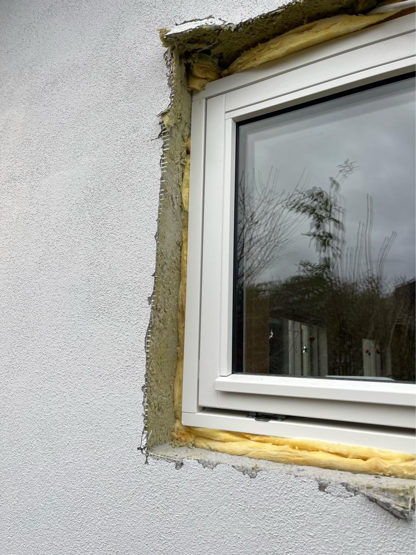 Opmuring rundt om et vindue