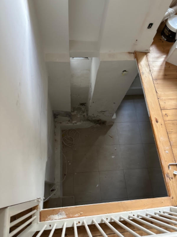 Montering af trappe og etablering af gulv