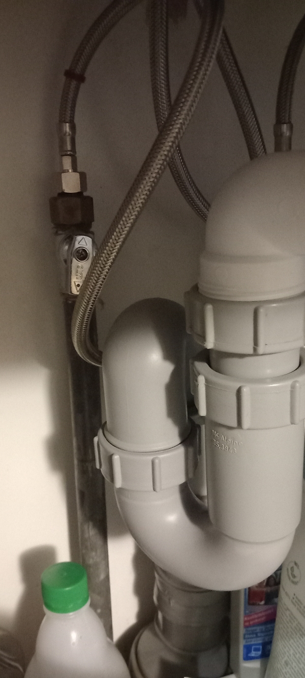 Klargjort under vask til installation af opvaskemaskine.