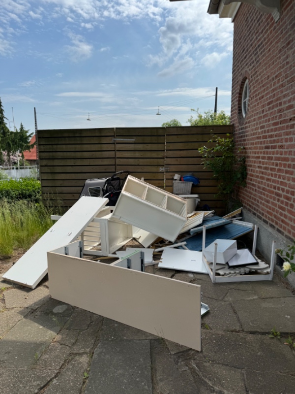 Throw things on picture today