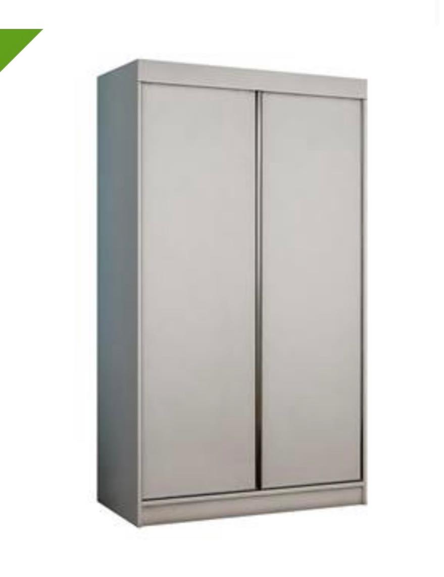 Samle mindre garderobeskab