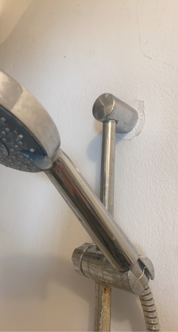 Af- og påmontering af brusersæt