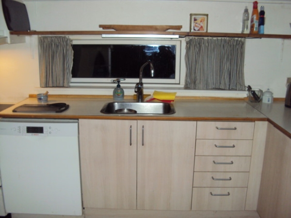 Af/montering af køkkenbordplade