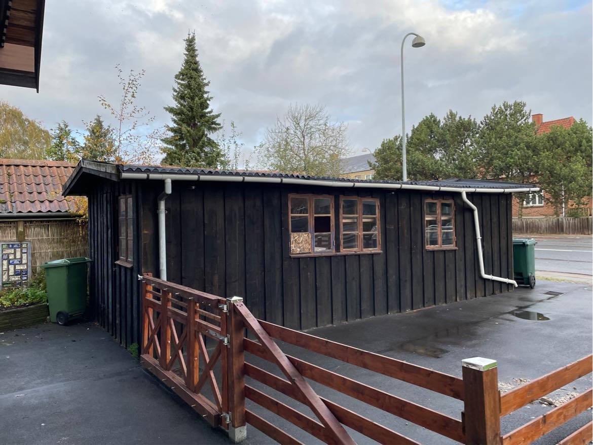 Nedrive og bortskaffe træ-garage