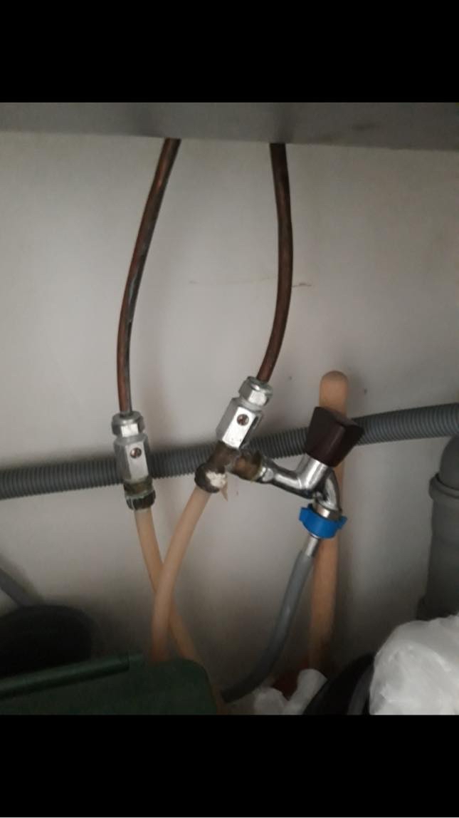 Sætte køkken batteri op og fjerne gammelt