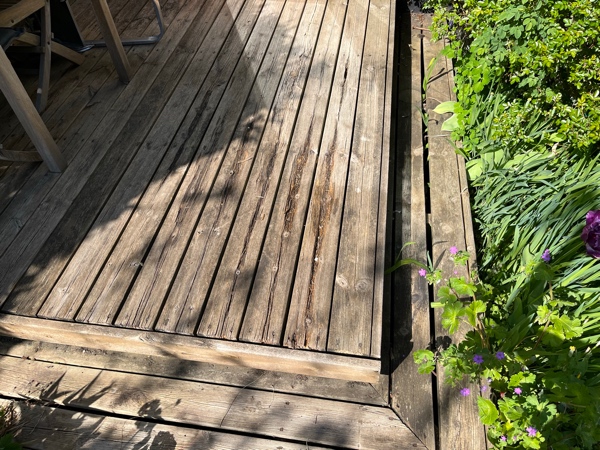 Gammel træterrasse fjernes ny opsættes ca. 8 kvm