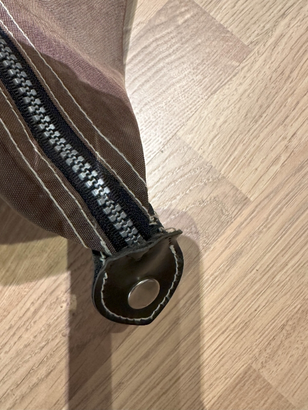 Skifte lynlås i taske