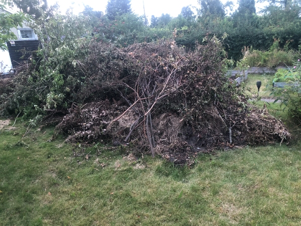 Afhentning og bortskaffelse af jord og haveaffald