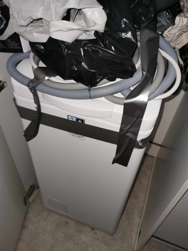 Vaskemaskine opsætning med kabler efter regler og ordning. Skal være professionel lavet. 