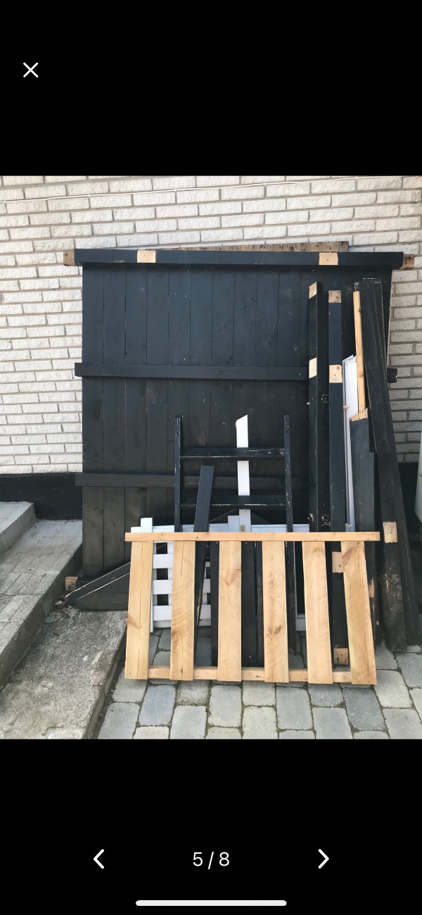 Hente et usamlet legehus