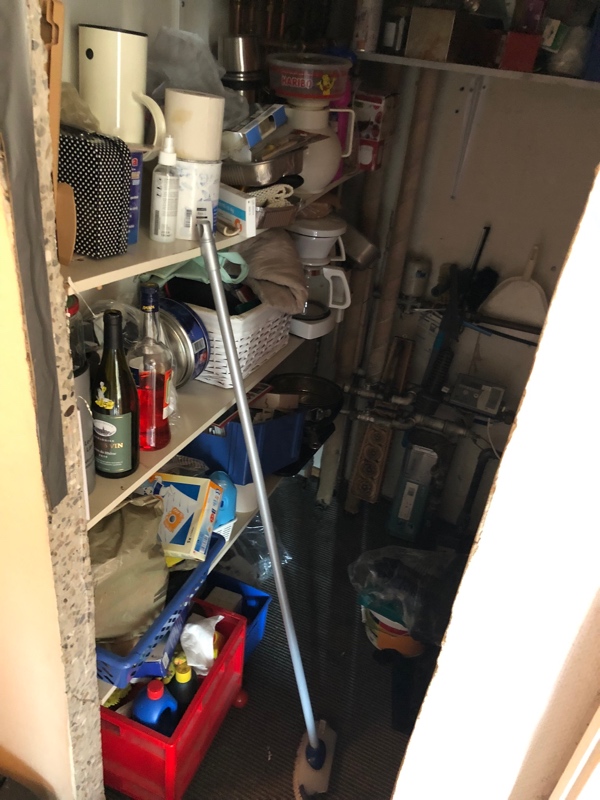 Skal have ryddet skur og trapperum for affald