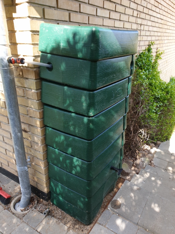 Montering af Hyma 320 l. regnvandsbeholder