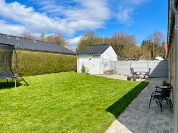 Græsslåning af for- og baghave