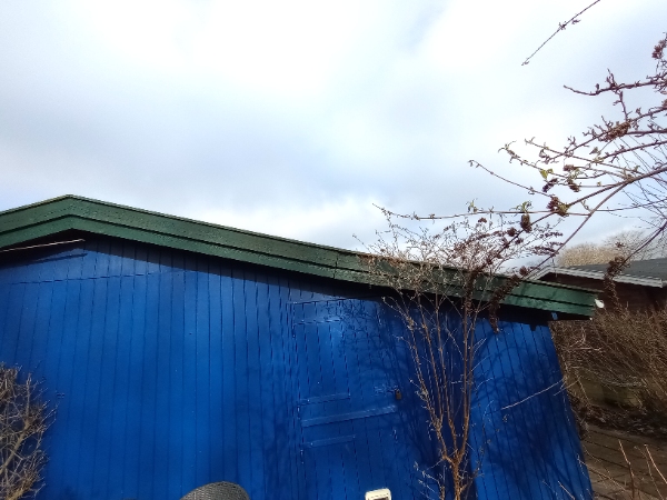 Vindskeder på kolonihavehus i Lyngby