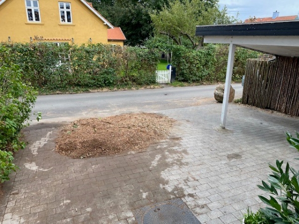 brolægning af indkørsel - ca 10 kvm