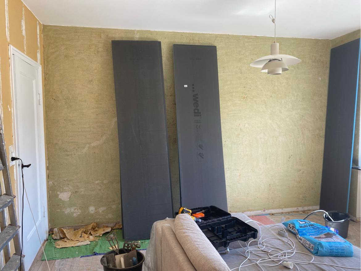 Fuldspartlig og maling af stue