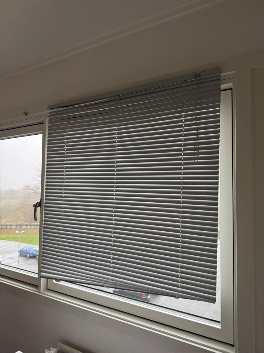 opsætning af rullegardiner