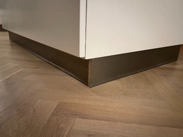 Hjælp til finish - Køkkensokkel, fuge køkkenbord, fuge mellem klinke og gulv