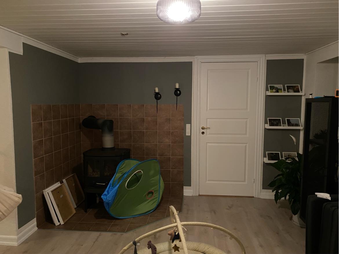 Klargøring og malling af to vægge