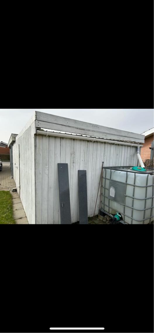 Malet carport