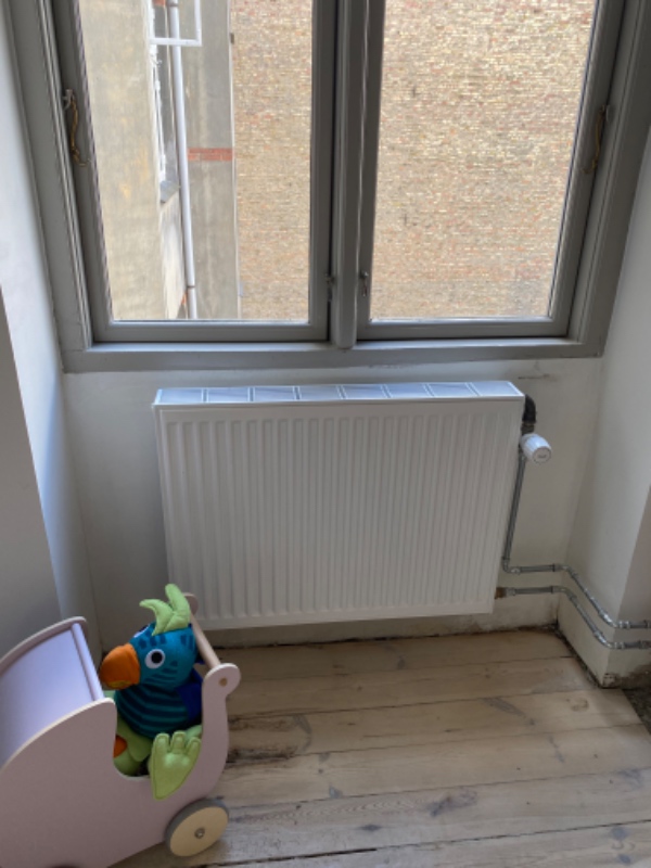 Rørskjuler + radiatorskjuler + hjælp til Ikea hack skabsløsning