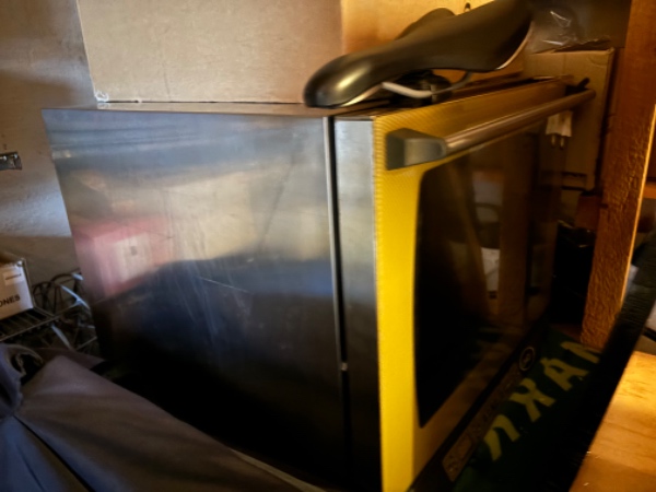 Afhentning af industri køleskab, opvaskemaskine, friture, ovn, kummefryser